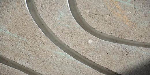 Drazka na podlahove portubie