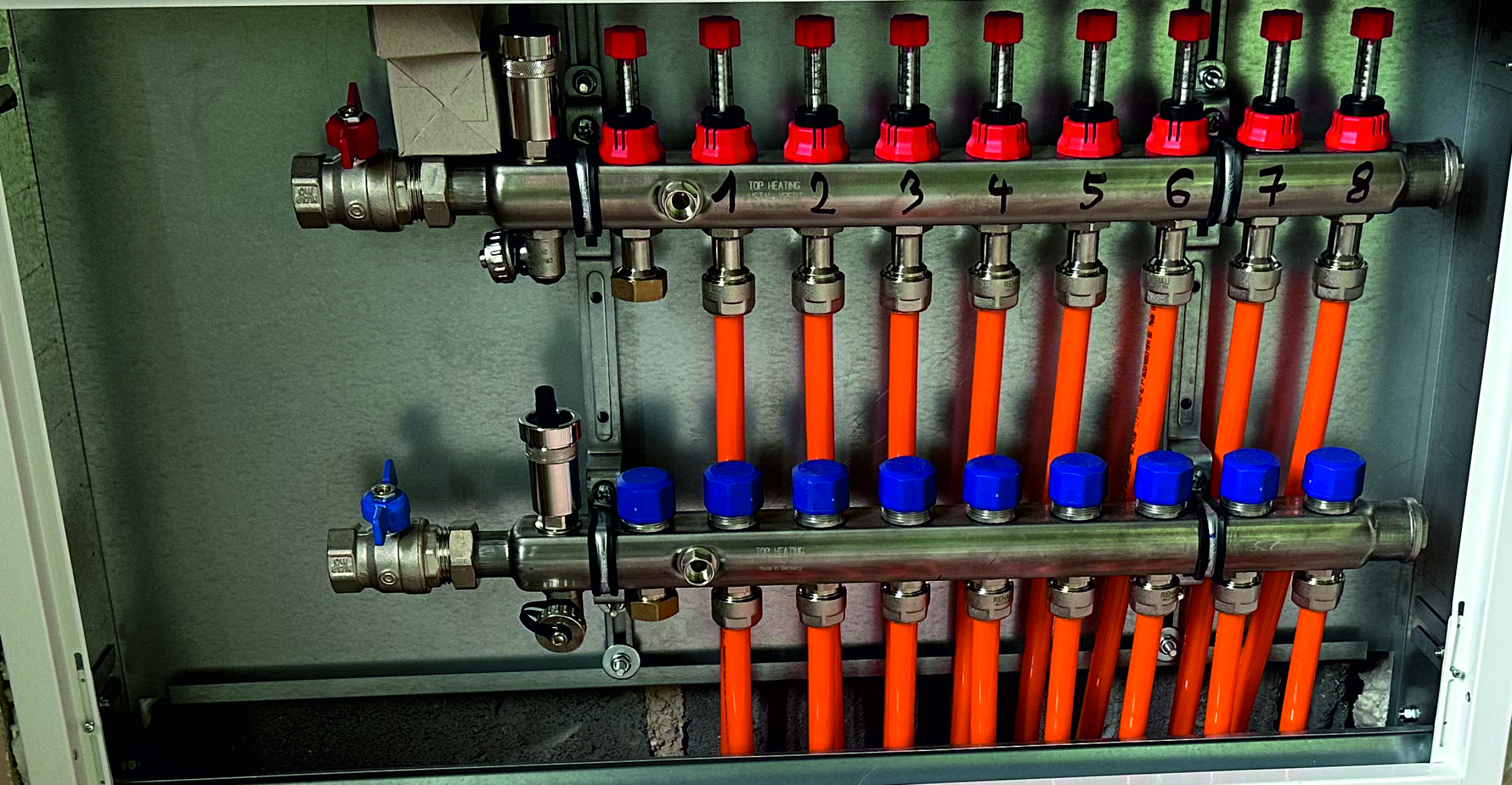 Podlahovka pokládka-1.jpg